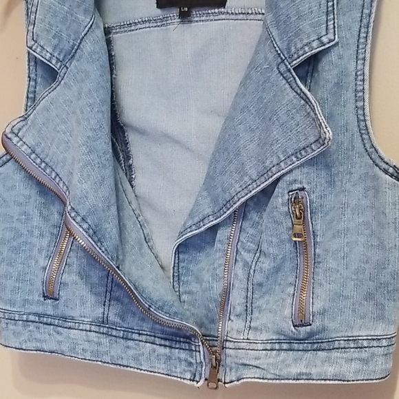 Blue cheetah print crop jean vest - Picture 3 of 5